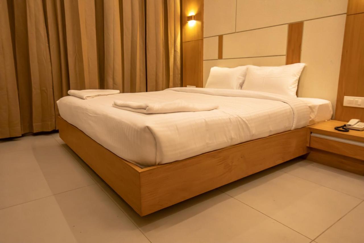 Rathna Residency - Near Us Consulate Hotel เชนไน ภายนอก รูปภาพ